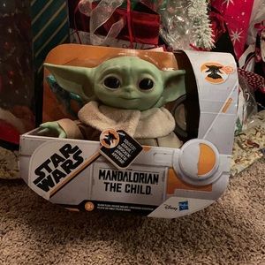 Brand new Star Wars Mandalorian The Child Talking Plush Toy